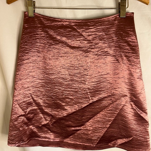 EUC Express Size 0 metallic rose gold mini skirt - Picture 2 of 7
